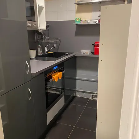 2 Bedroom With Spacious Terrace Minutes From Champs Elysees 巴黎